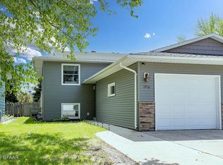 1916 23rd Ave S, Grand Forks, ND 58201