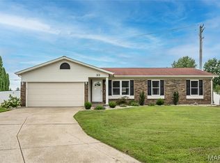 33 W Garden Walk Dr, Saint Peters, MO 63376