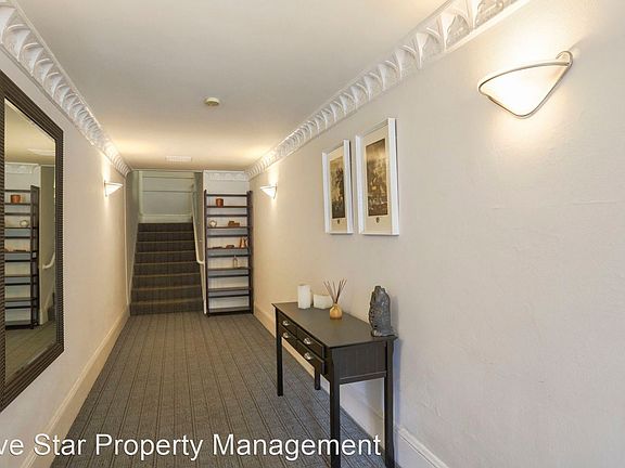 5th image of 1535 Oak St APT 4
