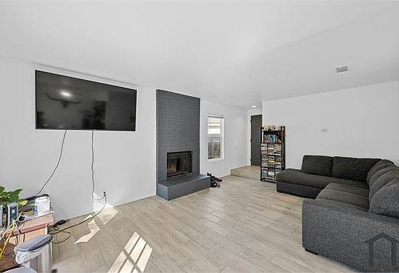 4th image of 6101 Asa Dr #A