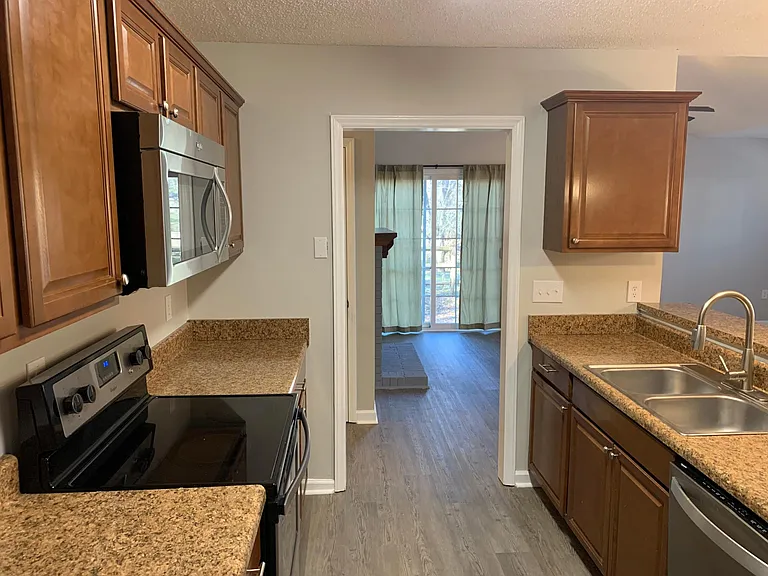 13814 Faversham Ct — Photo 27