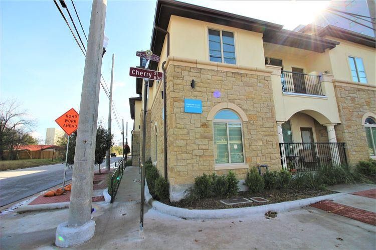 1st image of 602 Cherry St APT 124