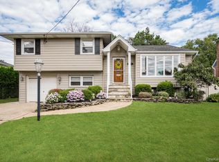2877 Gerald Ct, Bellmore, NY 11710
