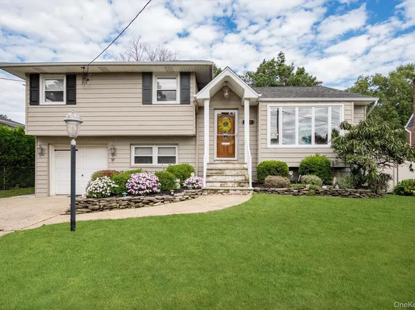 2877 Gerald Court, North Bellmore, NY 11710