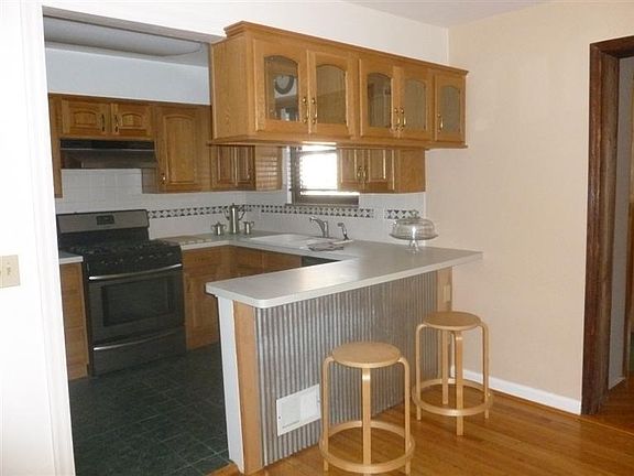 5th image of 7108 Thomas Dr