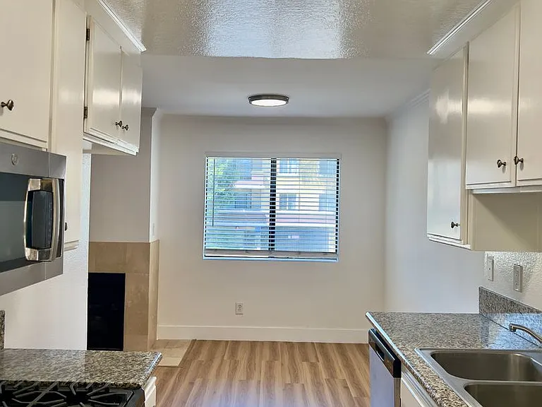 2204 S Beverly Glen Blvd — Photo 6