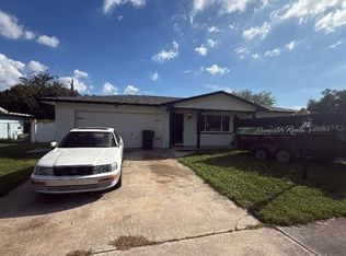 869 6th Ave NE, Largo, FL 33770