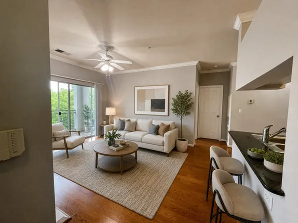 12124 Garden Ridge Ln, Fairfax, VA