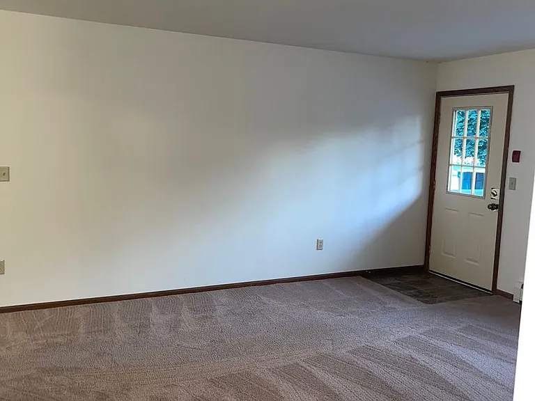 410 S River Rd #20-40-60 — Photo 15