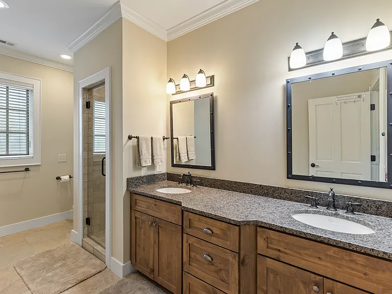 115 Falls Ct W — Photo 8