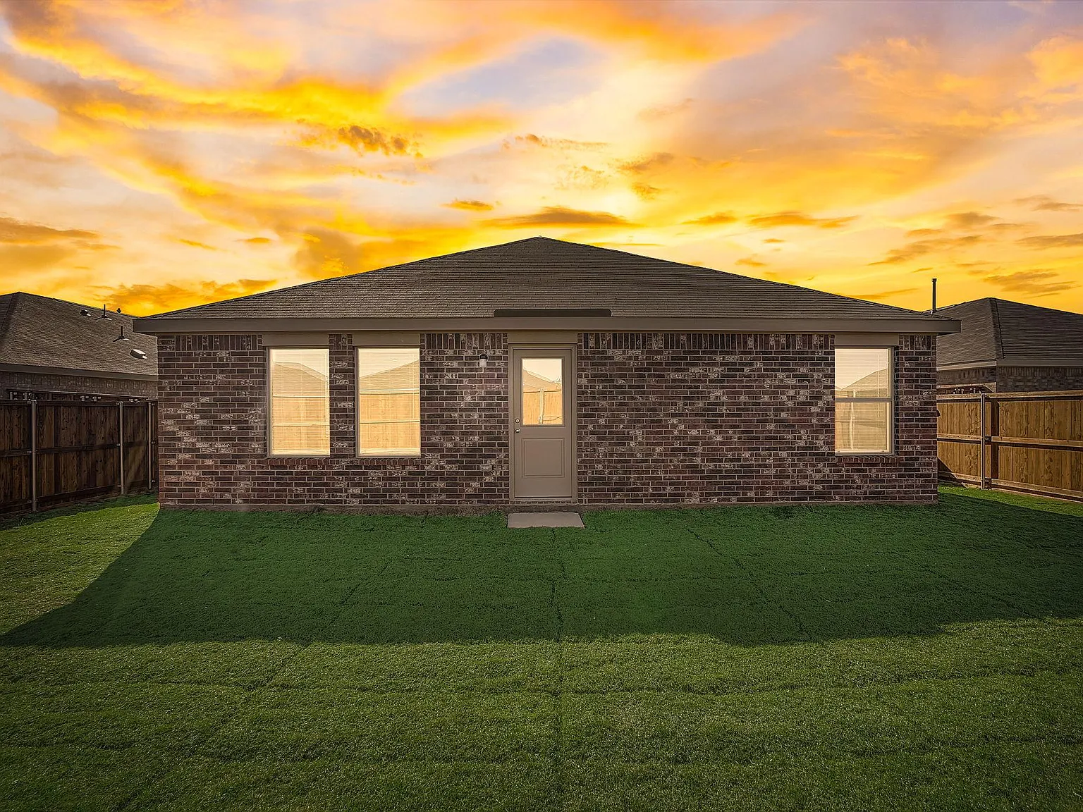 4 bed, 1847 sqft, $2,290 — Photo 4