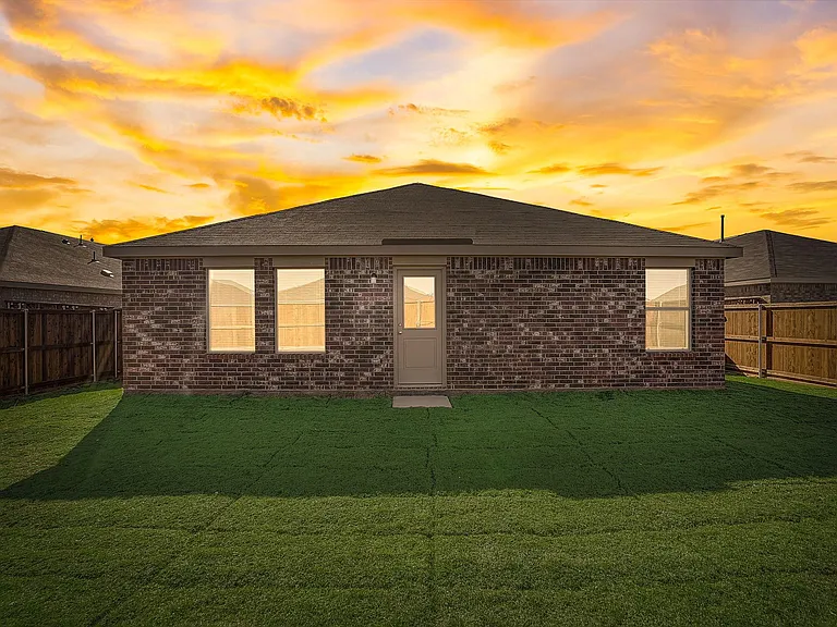 2817 Watchpoint Rd — Photo 4