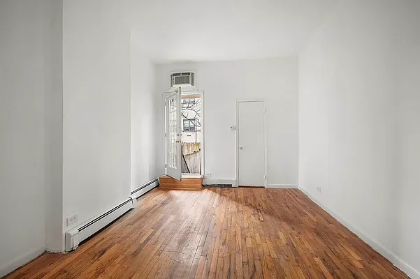 Rented by Compass | media 17