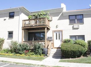 254 W Sneden Pl, Spring Valley, NY 10977