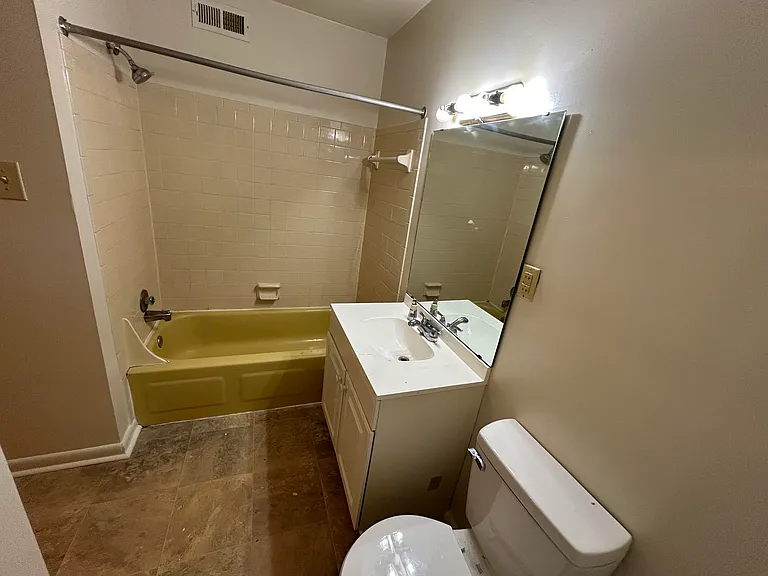 104 Hounds Chase Ln SW #6 — Photo 6