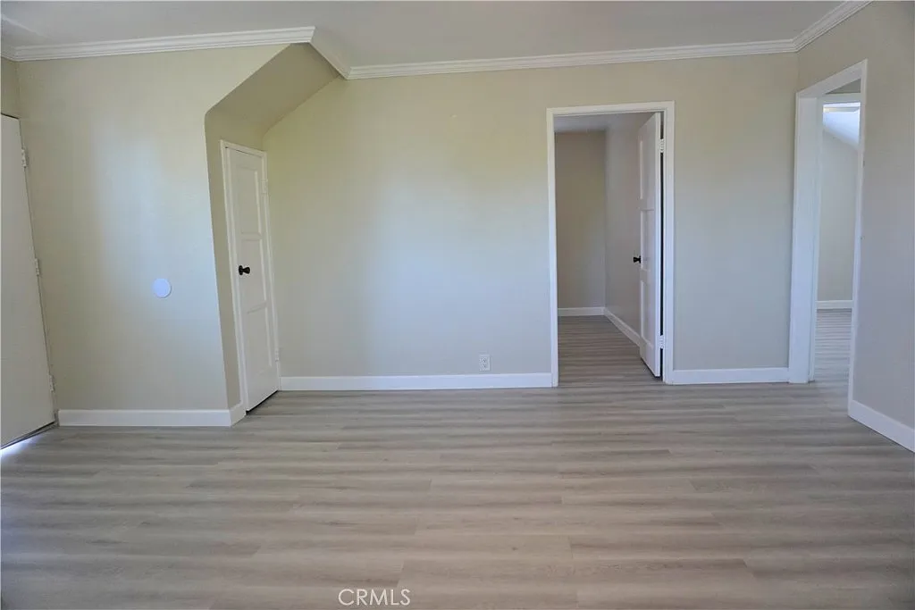 2 bed, 900 sqft, $2,200 — Photo 3