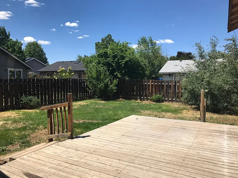 1728 NE Mark Ct — Photo 14
