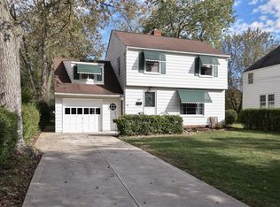 1495 Edgefield Rd, Lyndhurst, OH 44124