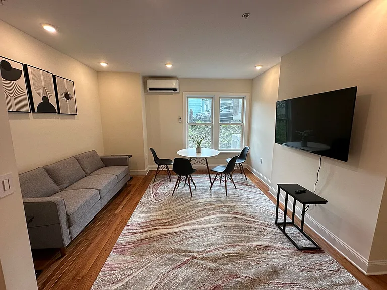 118 Hudson Street — Photo 7