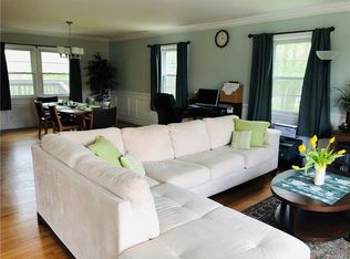 82 Palmer Ave, Scarsdale, NY 10583