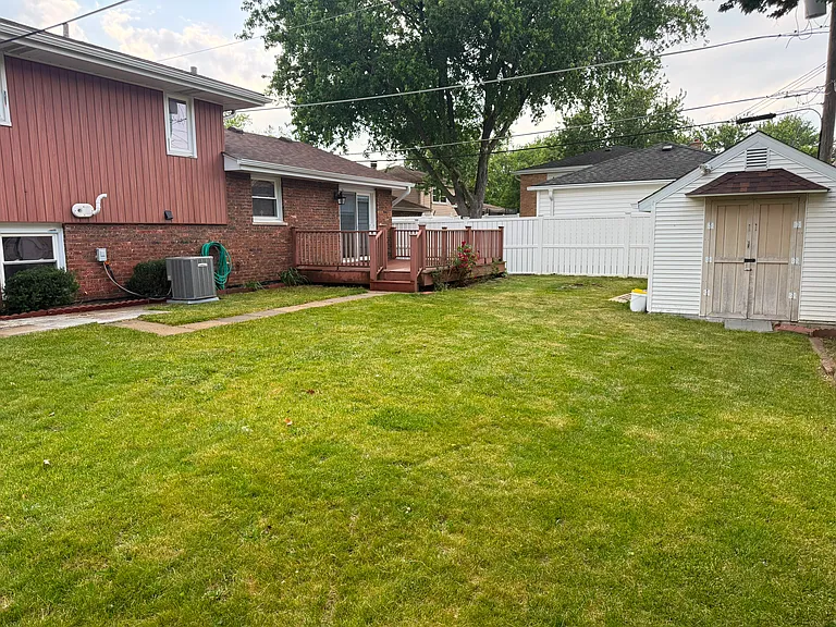 17305 Overhill Ave — Photo 25