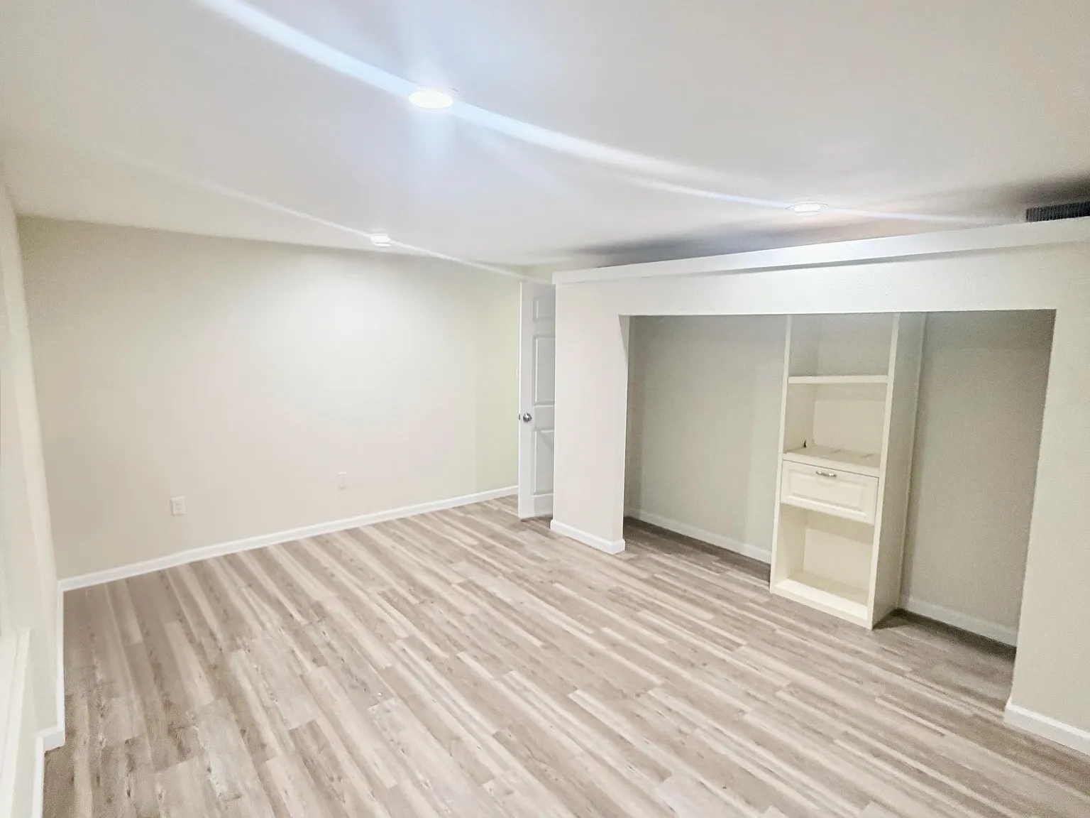 2 bed, 1.5 bath, 1260 sqft, $2,495 — Photo 3