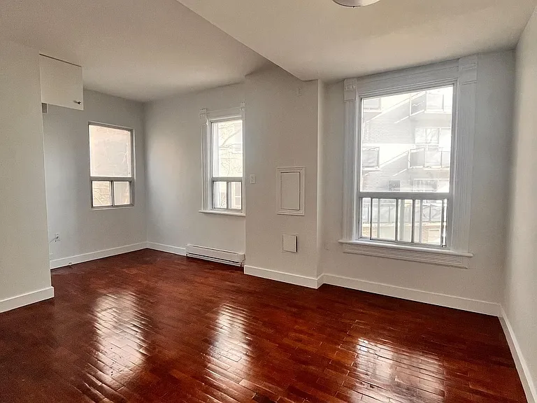 96 Springhurst Ave #3 — Photo 2