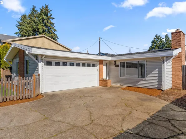 1634 N Manzanita St, Canby, OR 97013