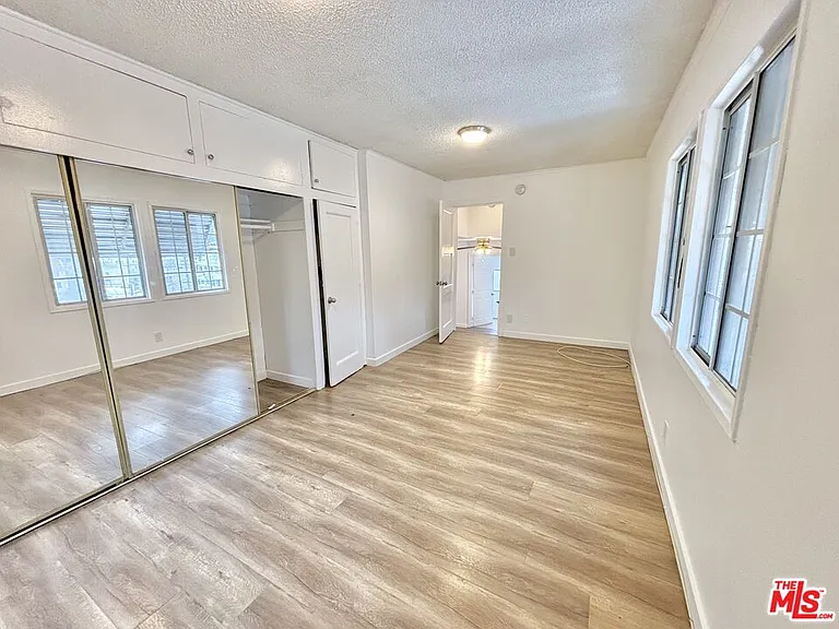 288 S Coronado St — Photo 12