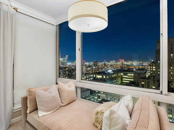 524 East 72nd Street image 8 of 30