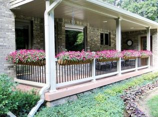 10339 White Rd, Linden, MI 48451