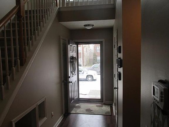 3rd image of 736 Sprucewood Dr