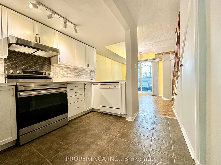 40 Merchant Ln #116 — Photo 10