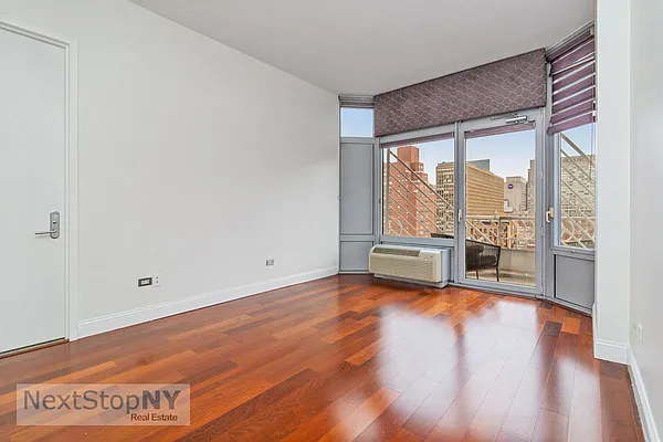 Rented by NextStopNY | media 12