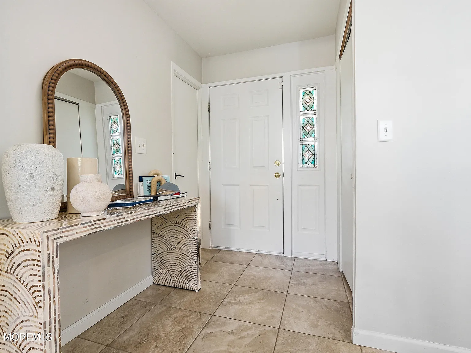 4 bed, 1.5 bath, 1748 sqft, $2,400 — Photo 2