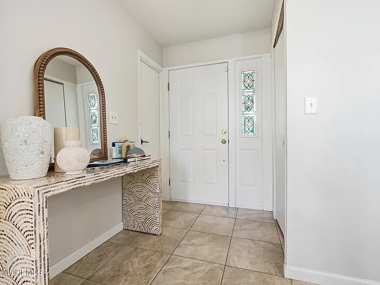 4 Cheryl Dr — Photo 3