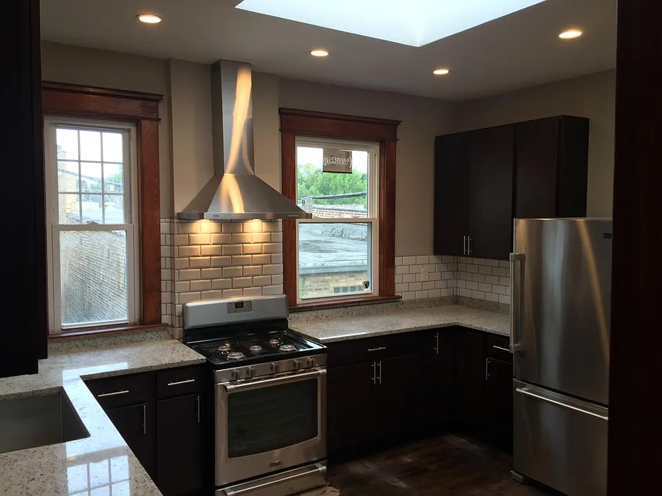1542 W Thome Ave #2