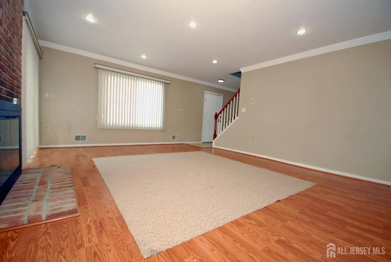 3 bed, 3.0 bath, 1760 sqft, $3,500 — Photo 3