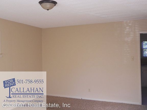 3rd image of 400 Lindenhurst Dr