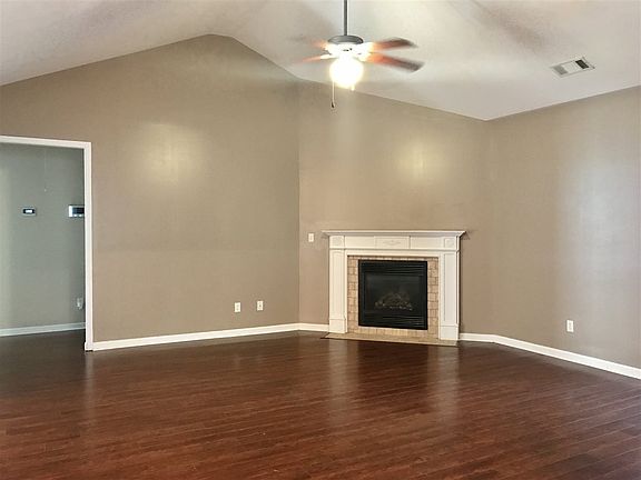 4th image of 212 Hearthwood Dr