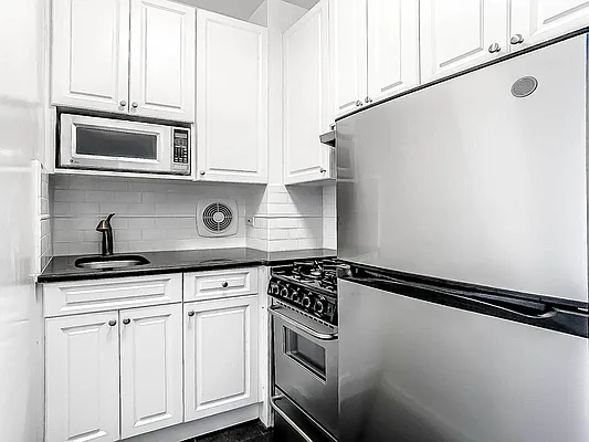 Rented by Brown Harris Stevens | media 7