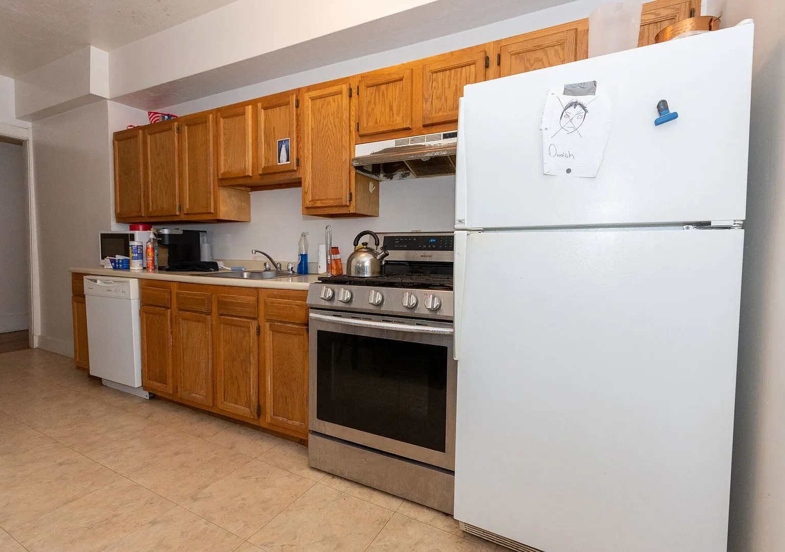 Huge, sunny 3 bed near BU and the Green Line! — Photo 1