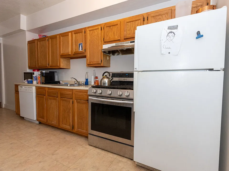 18 Ashford St #4