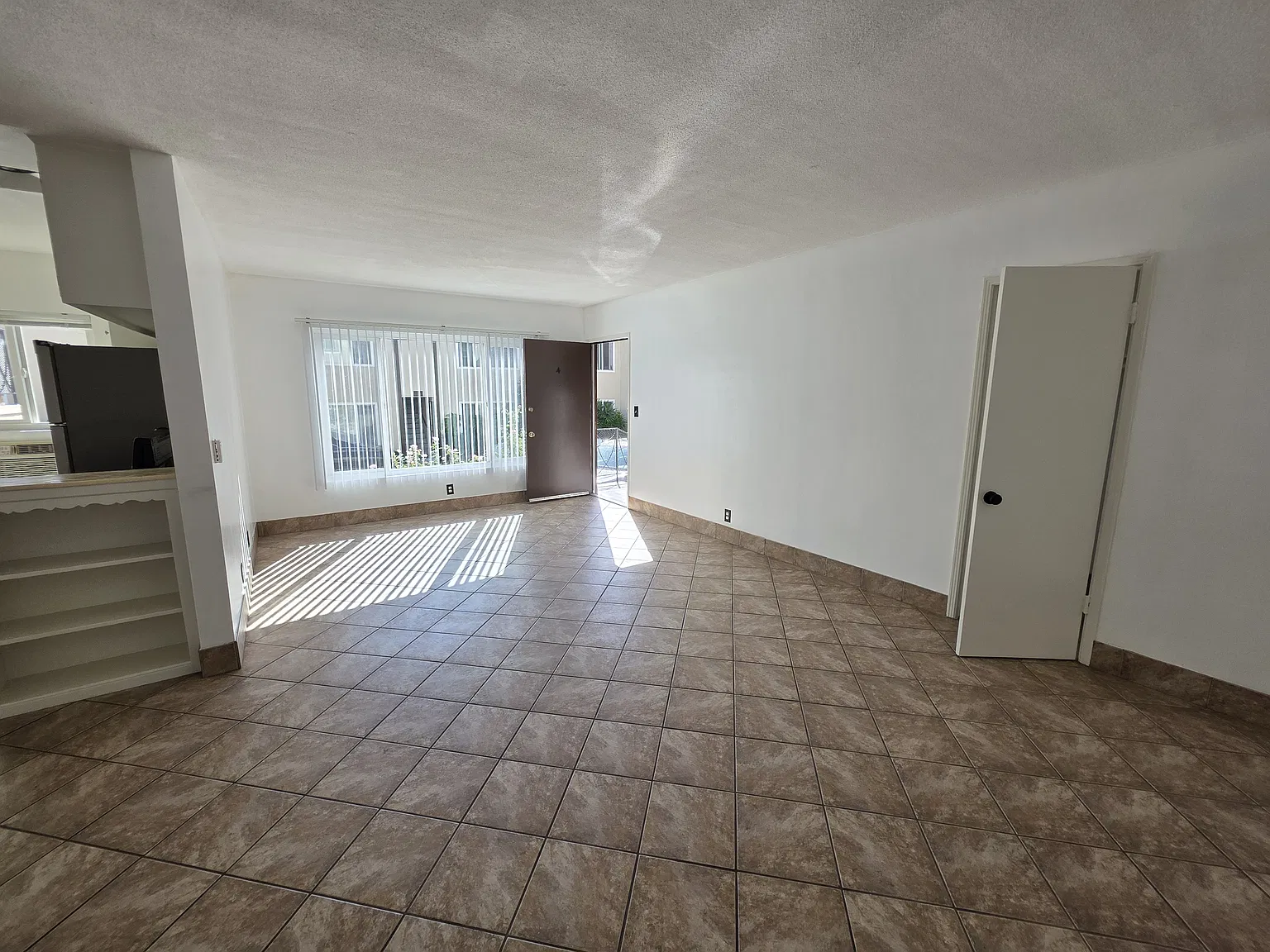 1 bed, 700 sqft, $2,100 — Photo 4