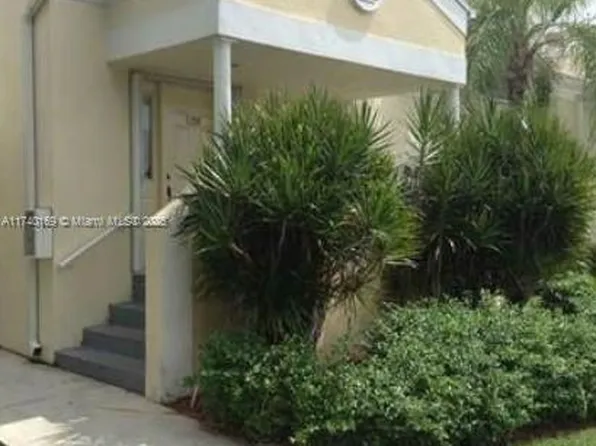 2212 SE 27th Dr #201-B, Homestead, FL 33035