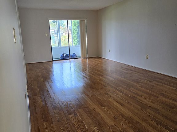 4th image of 3755 S Hopkins Ave APT 5-C