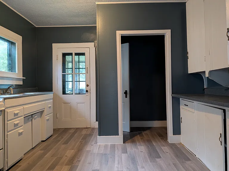 317 Baty St #A — Photo 5