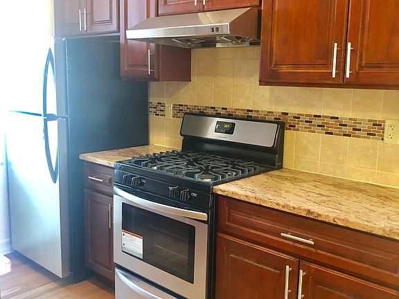 3rd image of 3620 Bowne St APT 5K