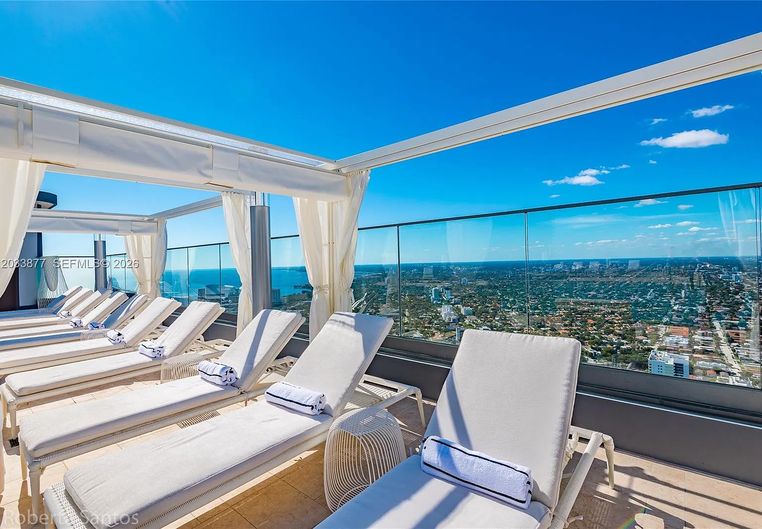 Brickell Flatiron Condo — Photo 2