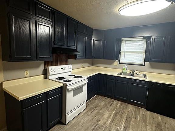 4th image of 2306 Owens Ave